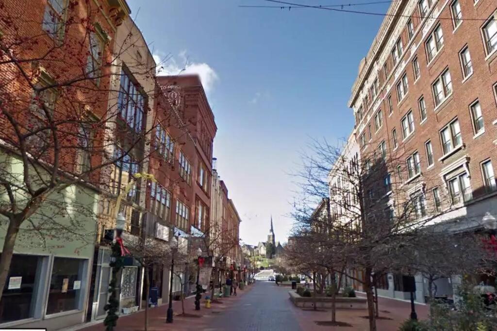 Escape On Hambright'S Alley! Walk 2 Everything! Cyclists Welcome! 1St Fl Unit A 컴벌랜드 외부 사진